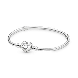 Silver bracelet with heart-shaped clasp and cubic 