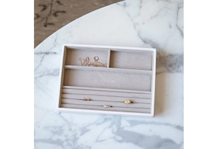 White Classic Ring & Bracelets Layer