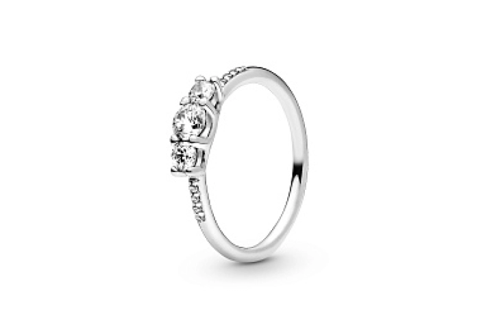 Silver ring with clear cubic zirconia/                          Серебряное кольцо с чистым кубически