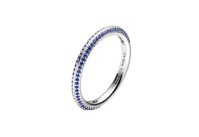 Sterling silver ring with true blue crystal
