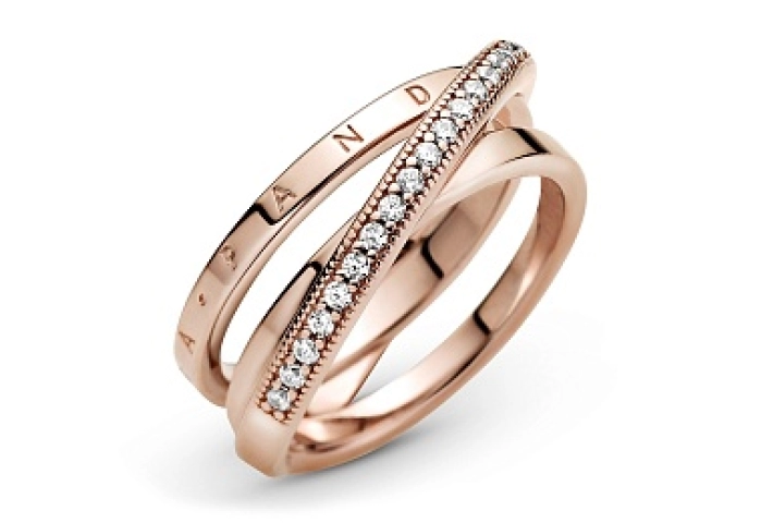 Pandora logo 14k rose gold-plated ring with clear 