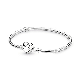 Silver bracelet with heart-shaped clasp