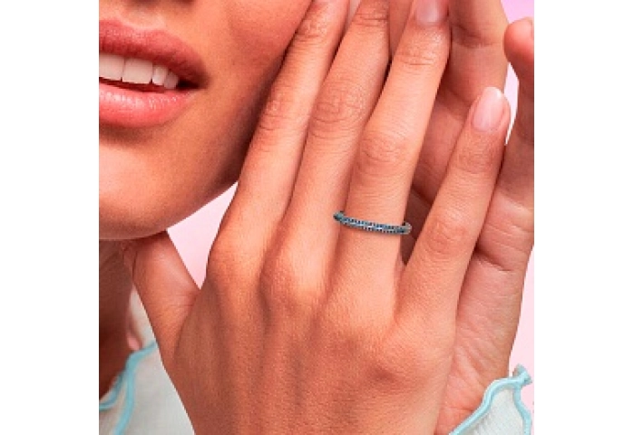 Sterling silver ring with true blue crystal