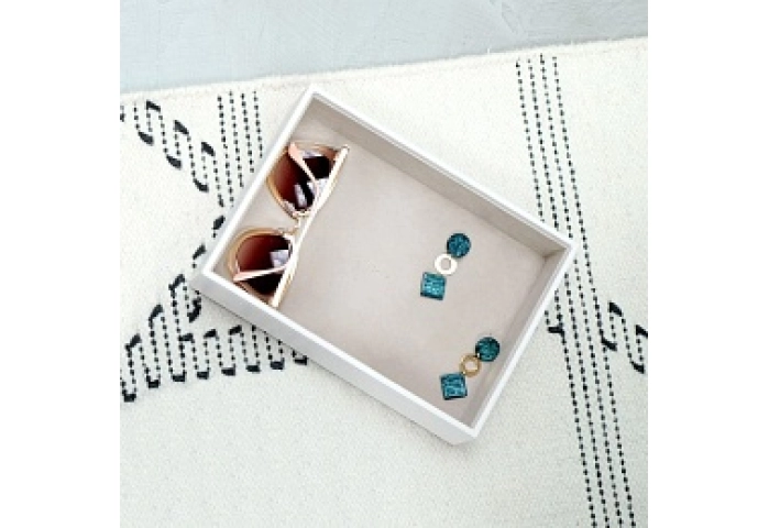 White Classic Chunky Jewellery Layer