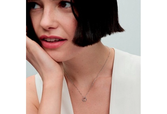 Sterling silver collier with white treated freshwa