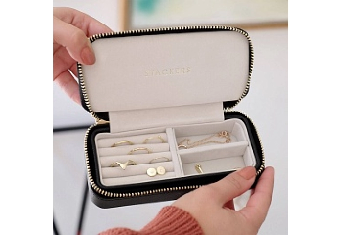 Black Medium Travel Box