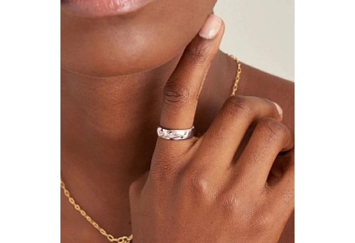 SPARKLE EMBLEM THICK BAND RING