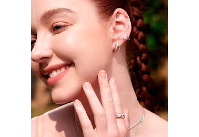 Silver Kiss Polished Pavé Studs