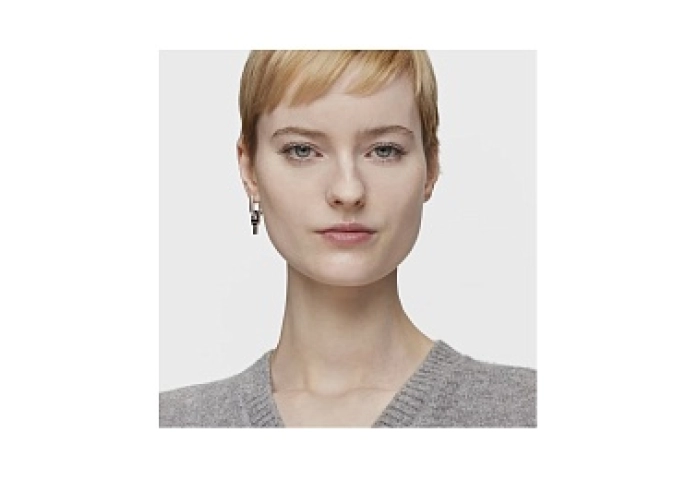 1 SILVER HOOP EARRING BLACK ENAMEL