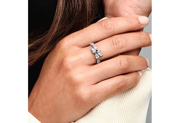 Sterling silver ring with clear cubic zirconia
