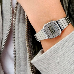 Наручные часы  Casio / LA670WA-7DF